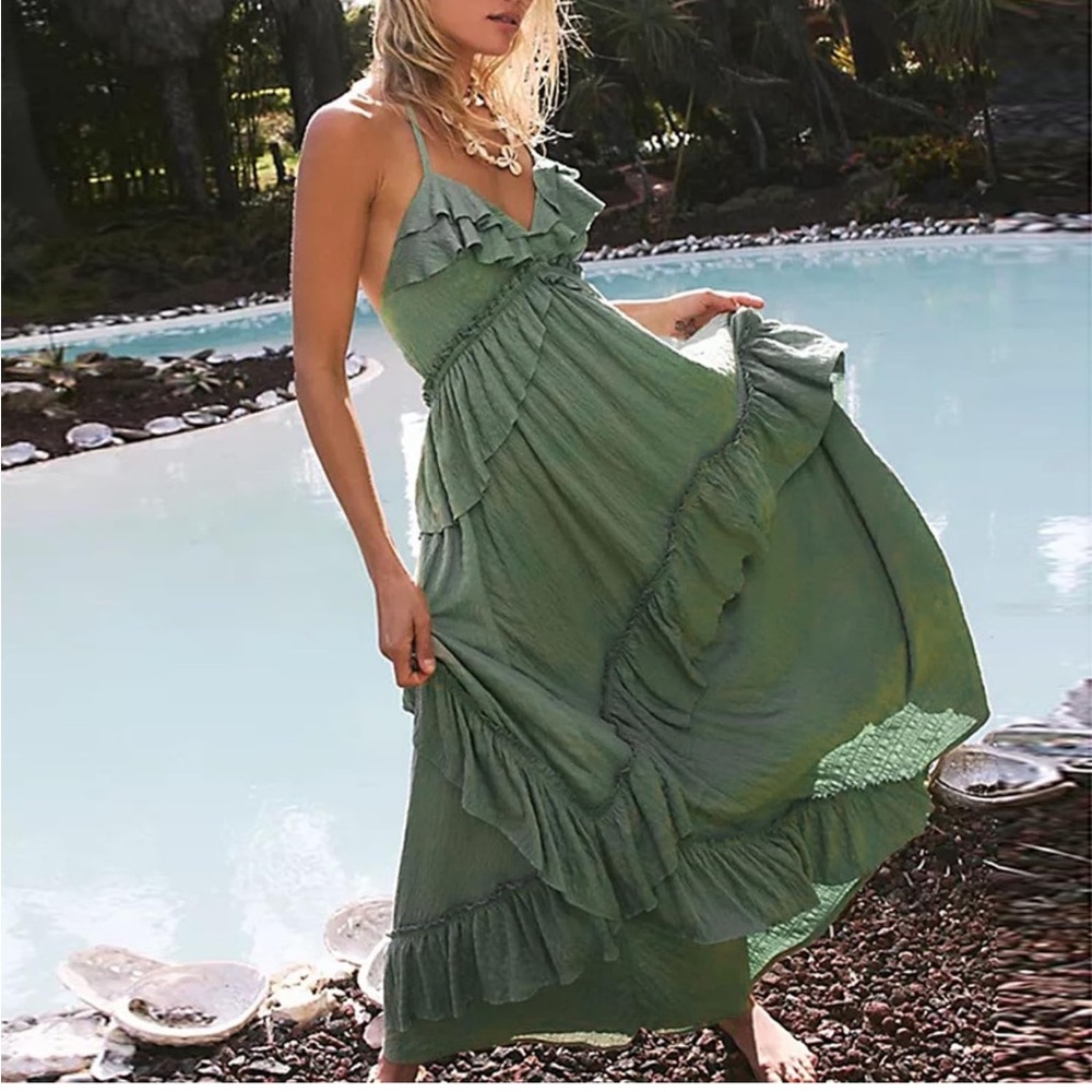 NWT: Beautiful sage green maxi backless dress. Too late to return to Amazon.